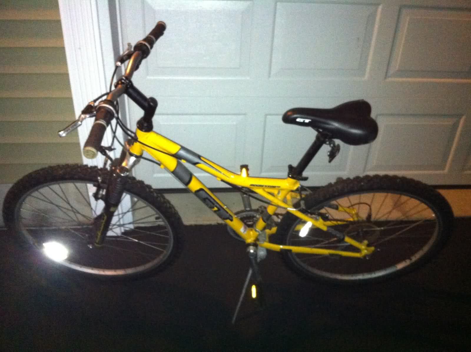 2002 GT Aggressor 3.0 Black & Yellow Mountain Bike (USED) (NJ)