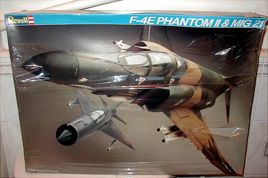 Revell 132 F 4E PHANTOM II & MIG 21 Airplane 4747~60% Sealed~MIB