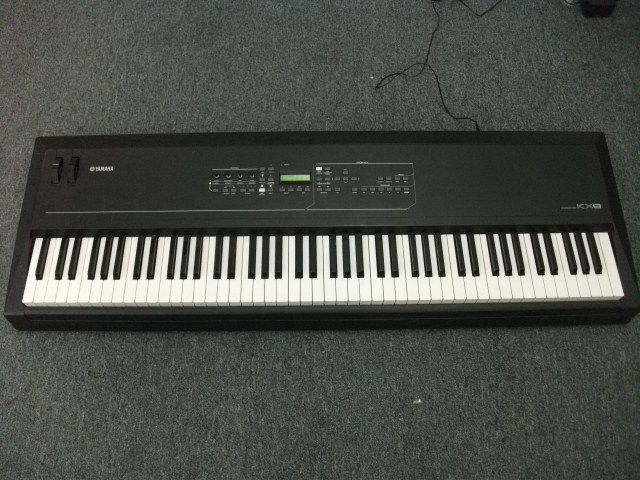   kx8 midi keyboard that is in good working condition item condition
