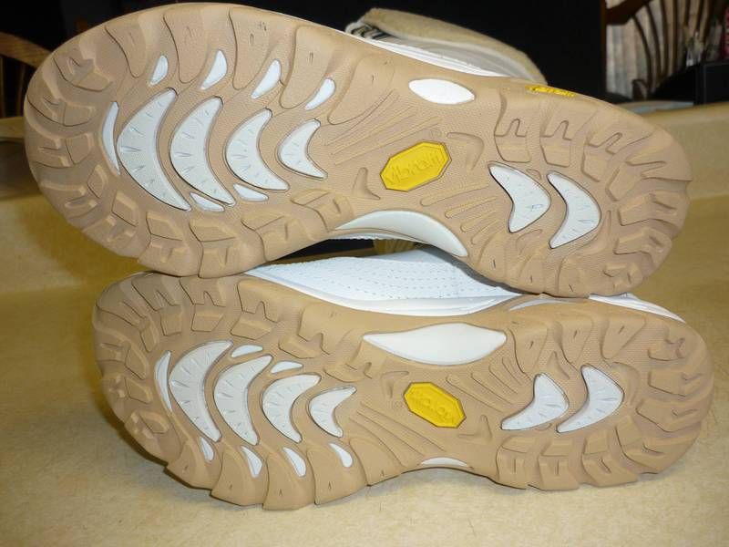 Womens Ahnu Tahoe Waterproof Event Vibram Winter Snow Boots White Sz 