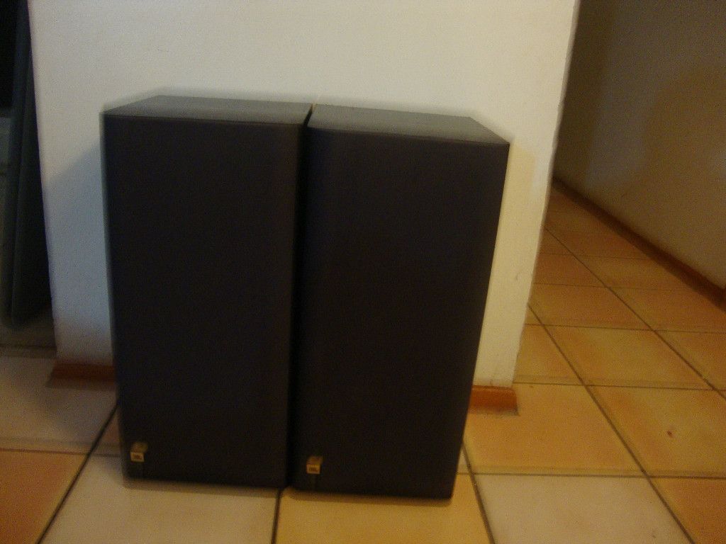 JBL Home Theater Speakers Bookshelf /Wall & LX500 Floor