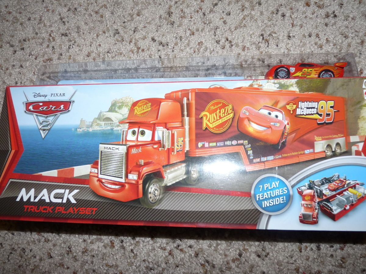    Cars Mack Hauler Playset Bachelor pad with Lightning Mcqueen Bonus