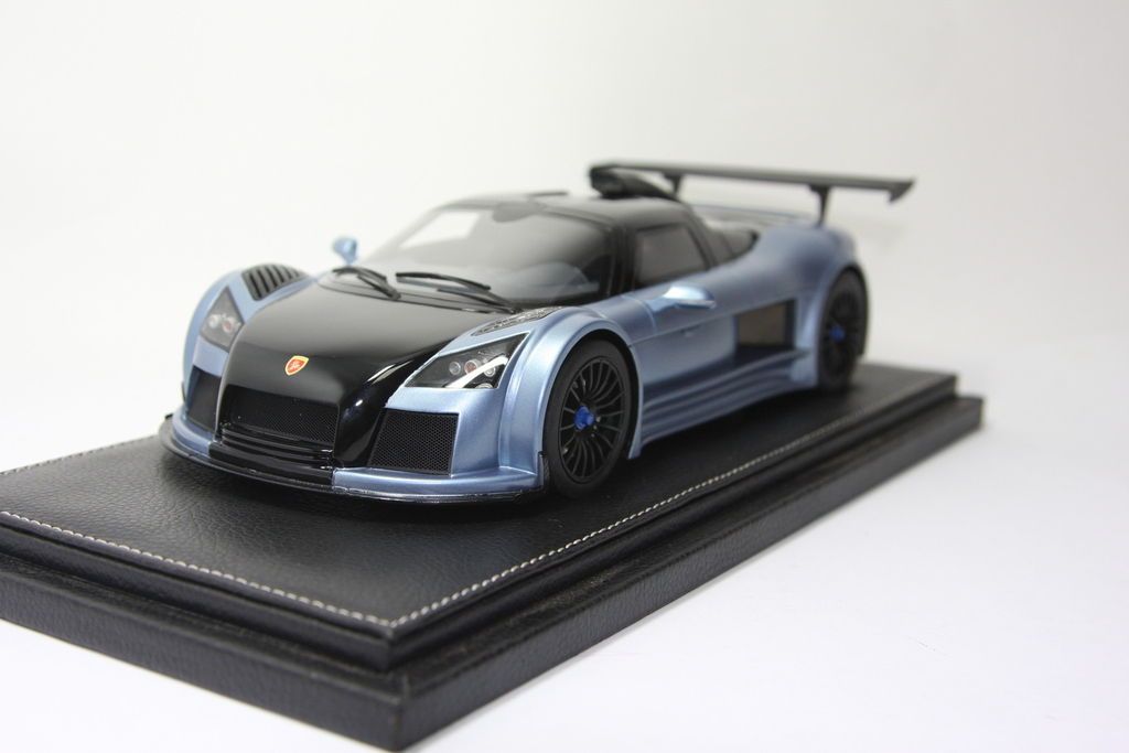 PEAKO GUMPERT APOLLO S BLUE W/ BLACK CENTER RESIN 118 MODEL CAR NEW 