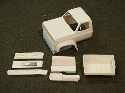 RESIN 1973   1979 GMC or CHEVROLET C6500 MEDIUM DUTY CONVERSION   1/25 