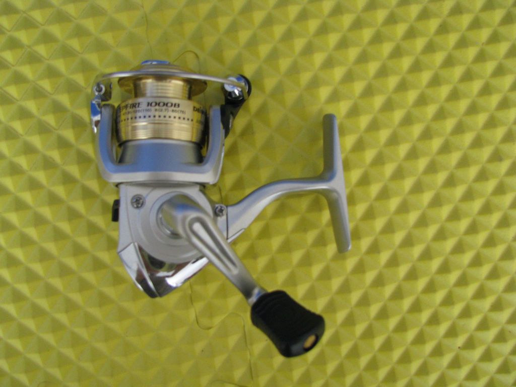 NEW DAIWA SWEEPFIRE 1000B SPINNING REEL   SW1000B