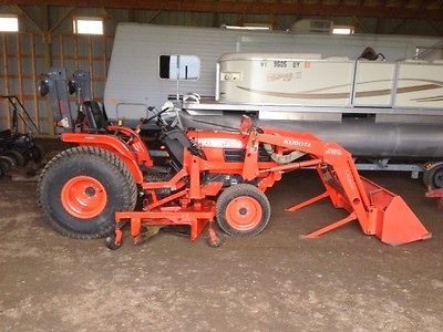   B7800 Tractor with Loader with 72 Deck only 353 hours Turf Tires