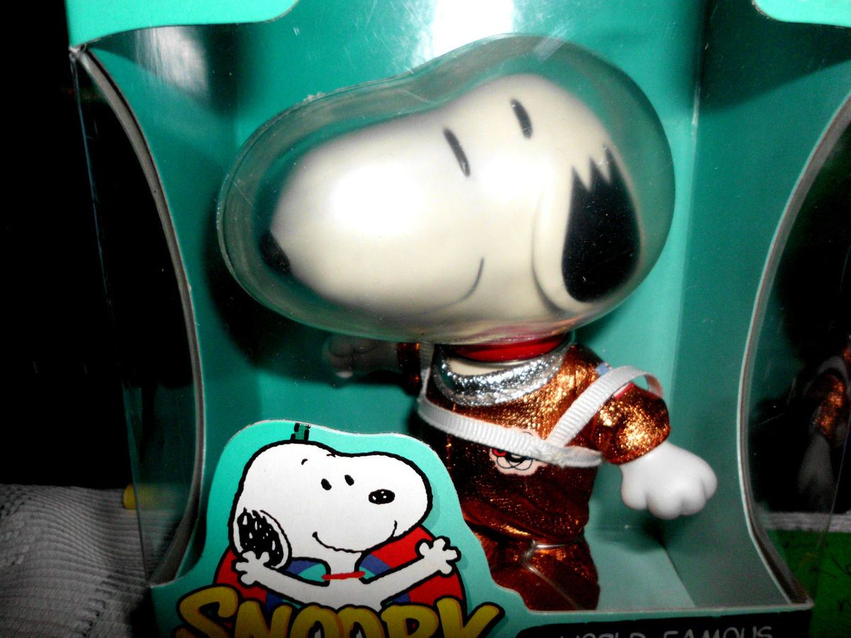 1999 SNOOPY ASTRONAUT DOLL BY HASBRO Original box