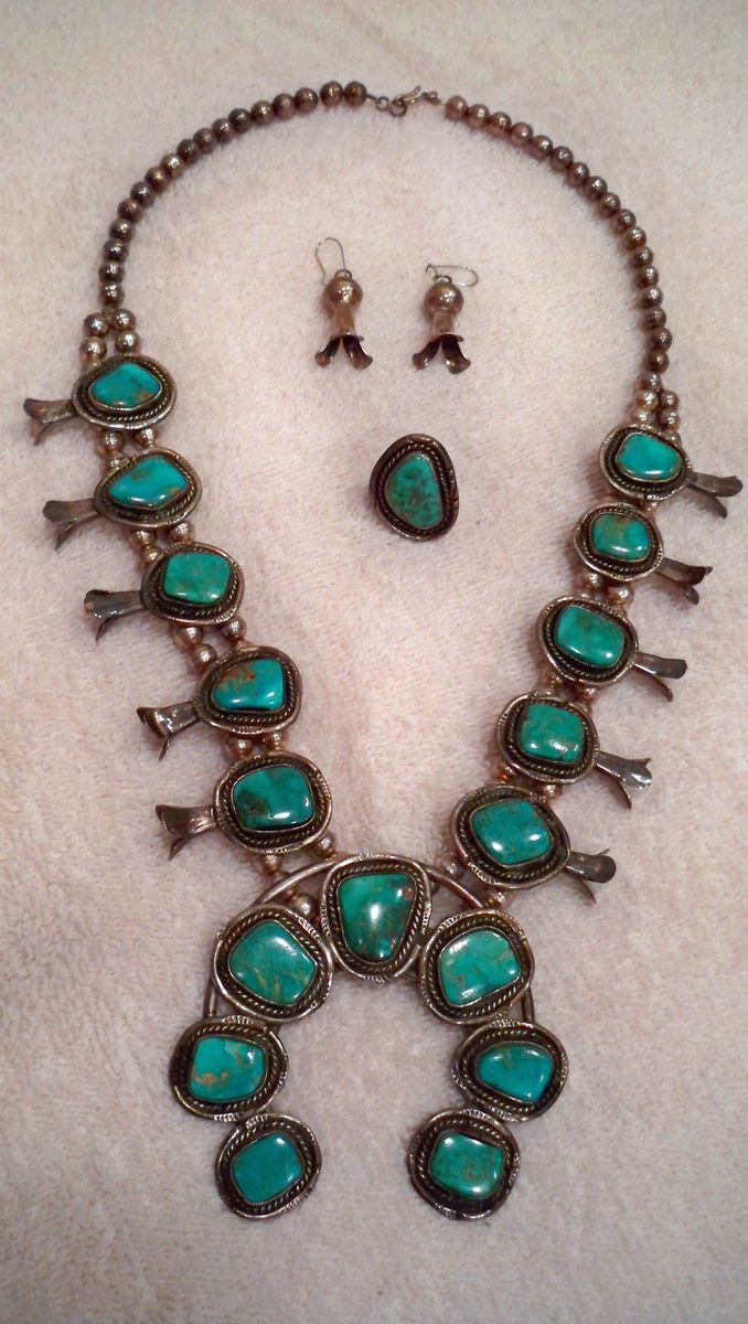 HEAVY VINTAGE STERLING SILVER KINGMAN TURQUOISE SQUASH BLOSSOM 