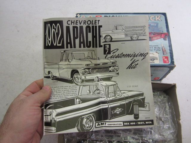 Vintage 62 Chevy Apache Pickup with Trailer 3 in 1 by AMT in 1 25 