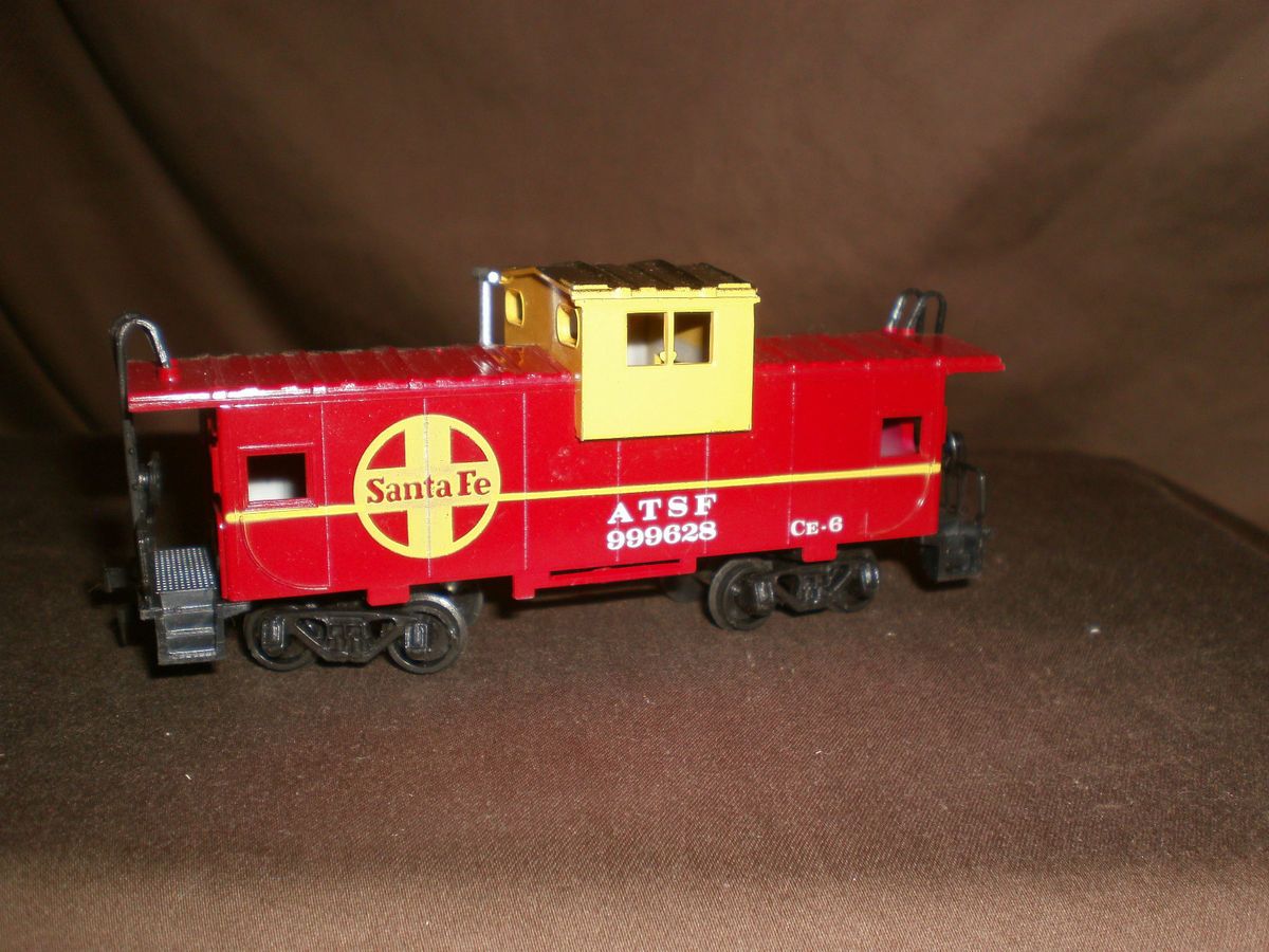 Bachman HO 1057 Wide Vision Caboose Santa FE Train Car