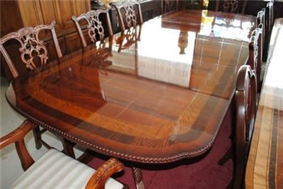 Beautiful Mahogany Scallop Corner Banquet Dining Table Beaded Edge 