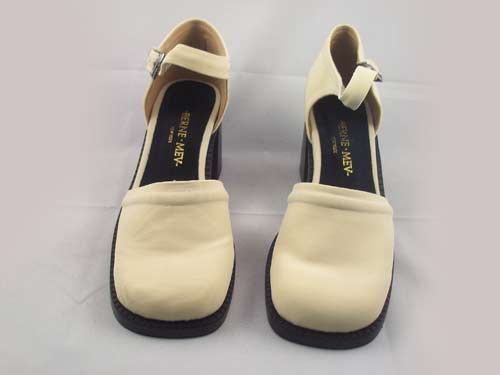 95 Bernie Mev Hillary Bone Fabric Shoe Ankle Strap 9