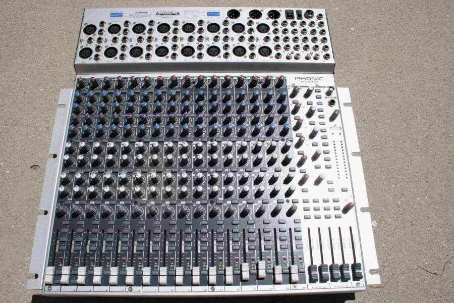 Phonic MR2443 Rack Mixer *16 mic pres w/dir outs*