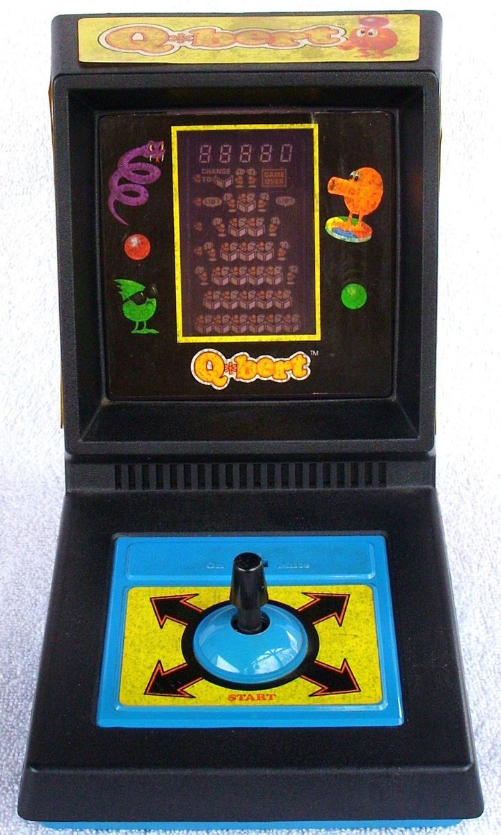 1983 VINTAGE Q BERT MINI VIDEO ARCADE GAME HANDHELD TABLETOP TOY 