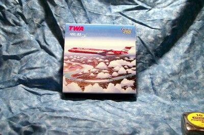   250 Solid Diecast Airliner TWA MD83 w/ Retracktable Landing Gear Door