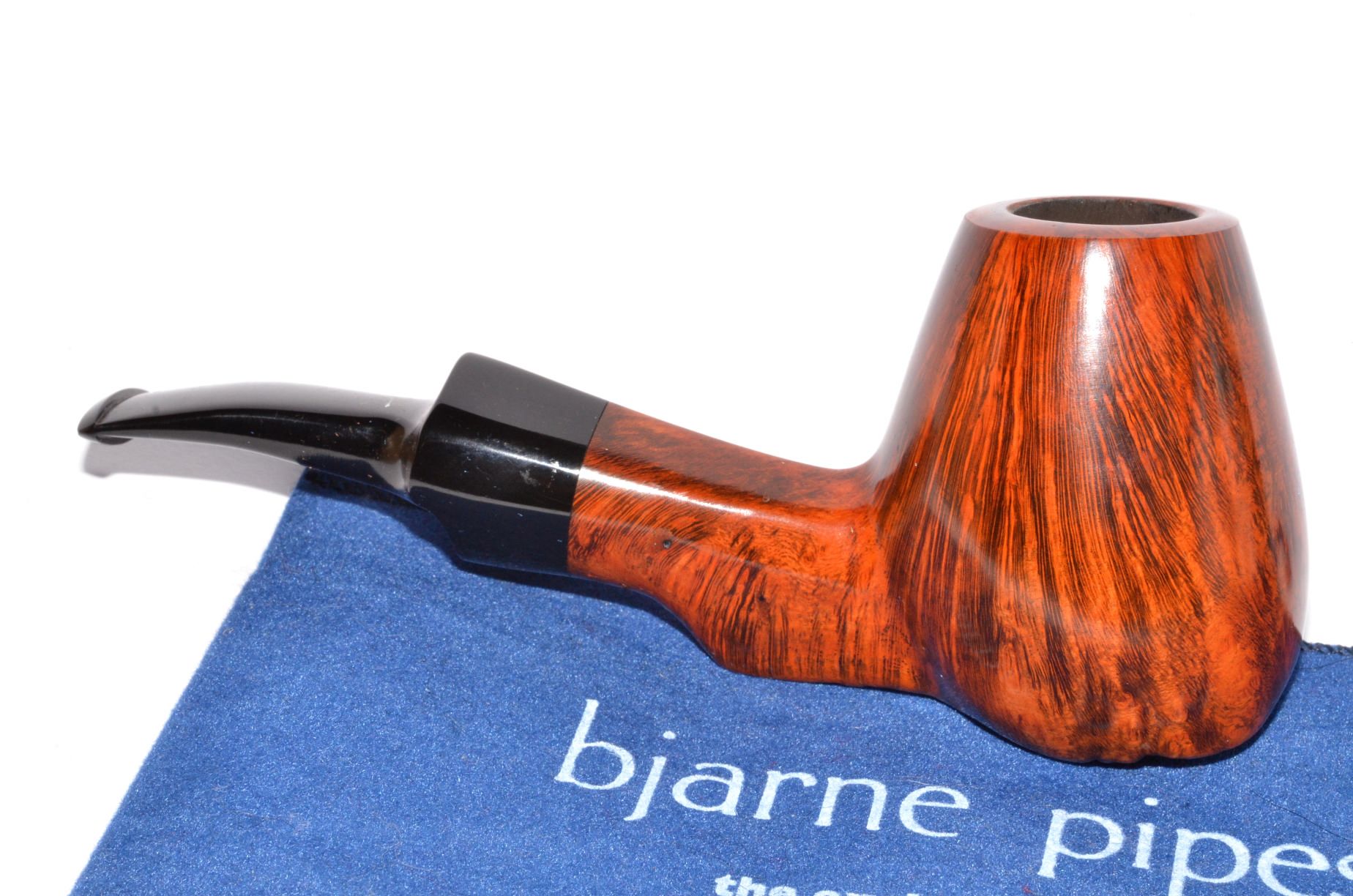 Bjarne Handmade Plateau Freehand Volcano Pipe Pfeife UNSMOKED Straight 