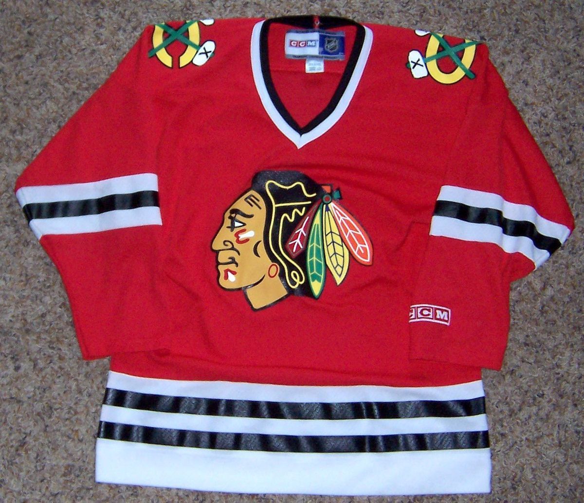 NHL Chicago Blackhawks Professional CCM Hockey Jersey Youth Large 