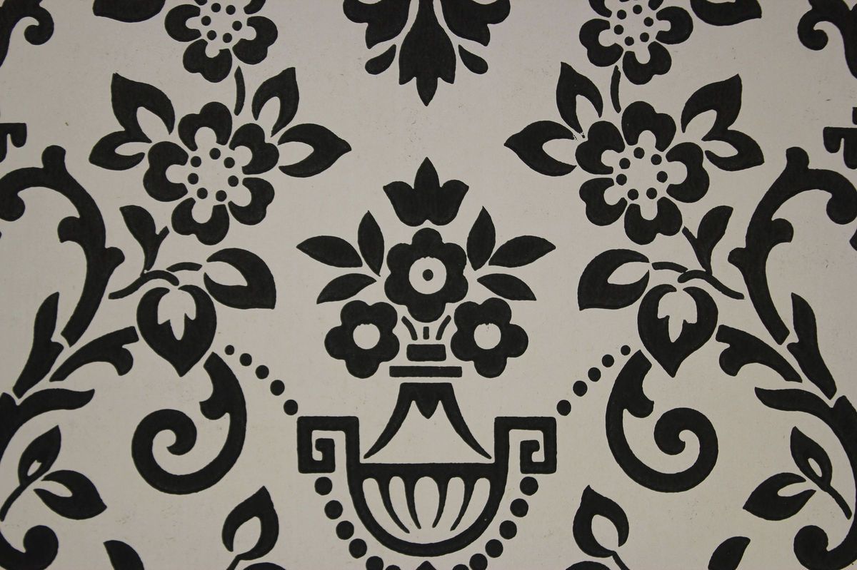 Black and White Damask Victorian Vintage Wallpaper
