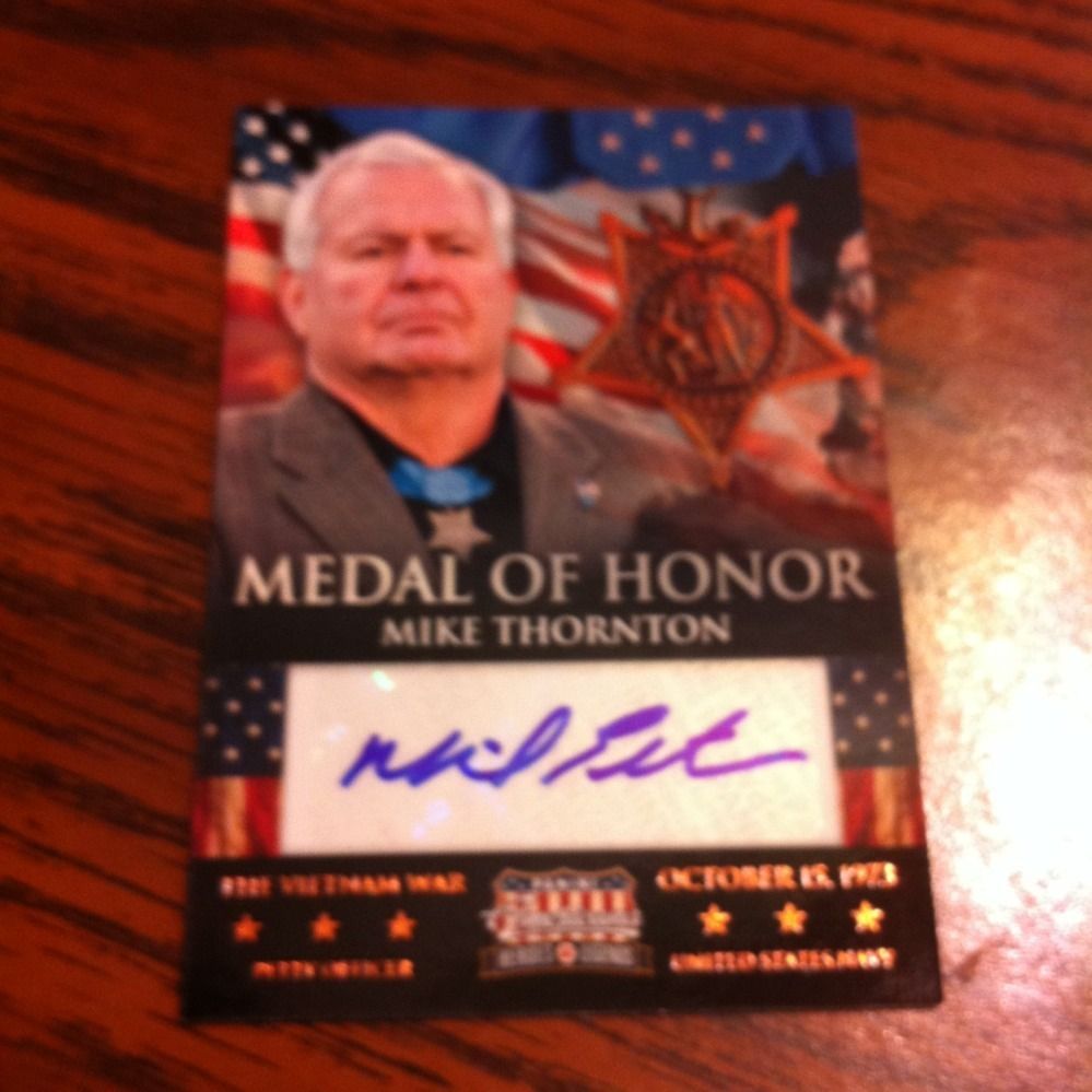 2012 Panini Americana Mike Thornton Medal Of Honor Auto 33 249