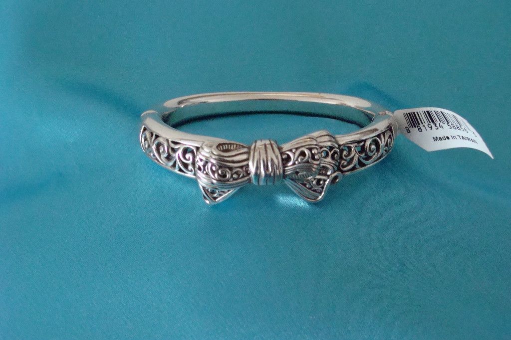 BRIGHTON BALLERINA BOW SILVERTONE MAGNETIC BANGLE BRACELET