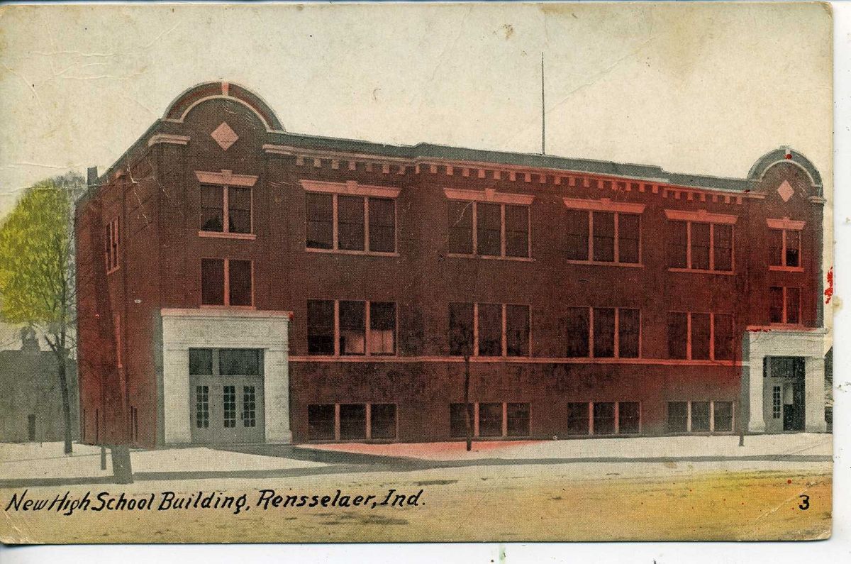 RENSSELAER INDIANA HIGH SCHOOL BUILDING ANTIQUE VINTAGE POSTCARD 