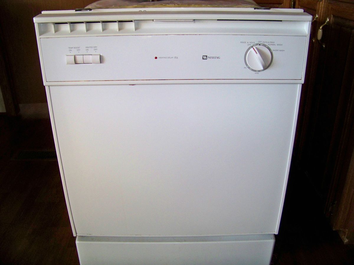 Maytag Dishwasher 24 Built in Model MDB2400AWE