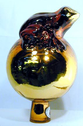 Gold Garden Gazing Globe Frog Shaped Handblown Glass New in Box