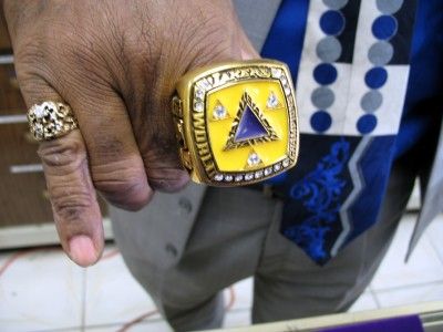 Los Angeles Lakers 2002 Championship Ring Paperweight