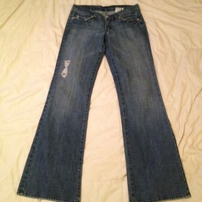 BCBG LIGHT BLUE CLAIRE FLARE JEANS WOMENS SIZE 27 / 32 Inseam