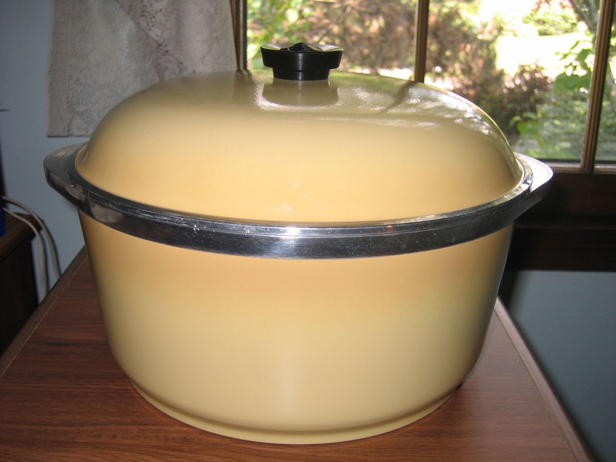 VINTAGE CLUB ALUMINUM COOKWARE 8 QT DUTCH OVEN STOCK POT HARVEST GOLD