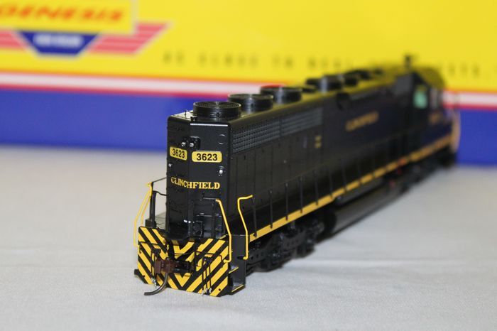 Genesis HO Locomotive Clinchfield SD45 2 3623 G67170 w DCC Sound L558