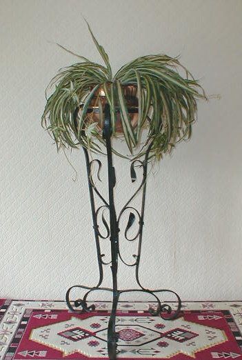  ARTS & CRAFTS COPPER & WROUGHT IRON JARDINIÈRE PLANT STAND circa 1900