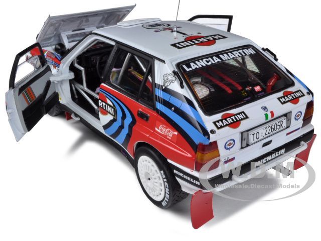 LANCIA DELTA HF INTEGRALE 16V #1 MARTINI RALLY KENYA 1/18 SUNSTAR