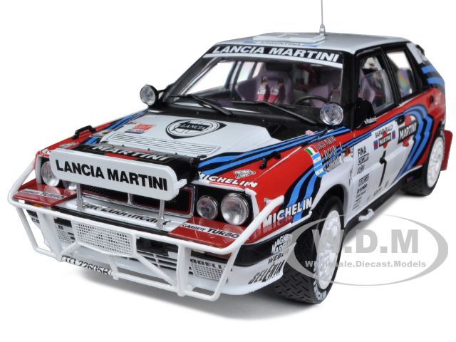 LANCIA DELTA HF INTEGRALE 16V #1 MARTINI RALLY KENYA 1/18 SUNSTAR