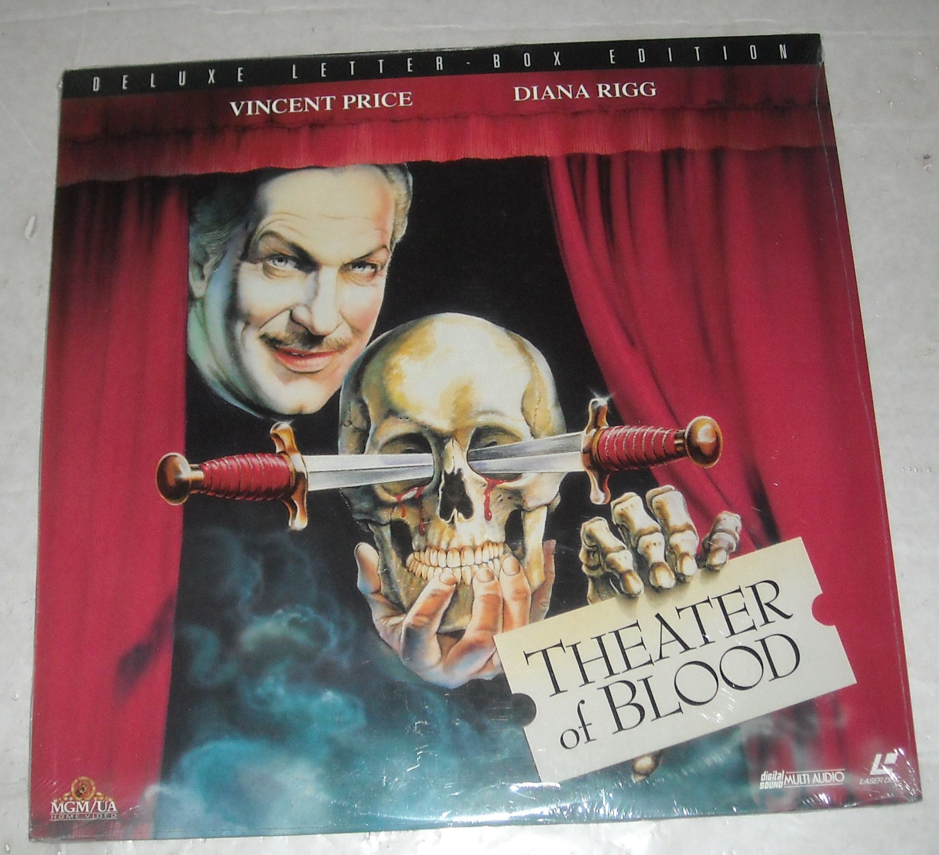 SEALED Movie Laserdisc 1973 Theatre of Blood Vincent Price Classic