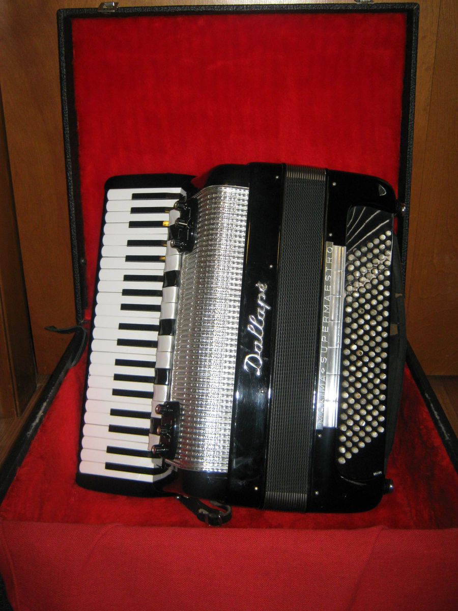 Dallape Maxima Super Maestro Professional Accordian