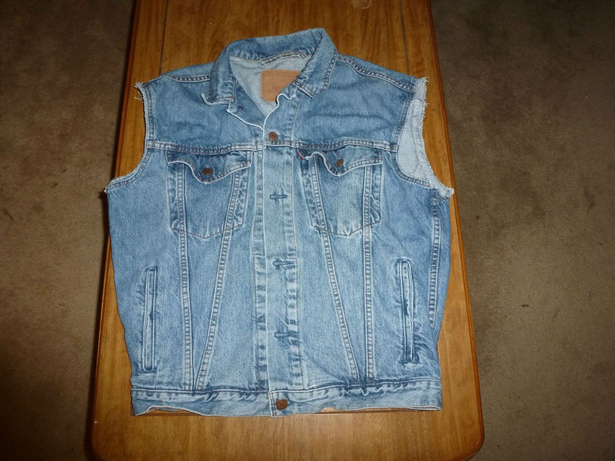 Vintage Levis Cut Off Vest Size s Style 75525 0412