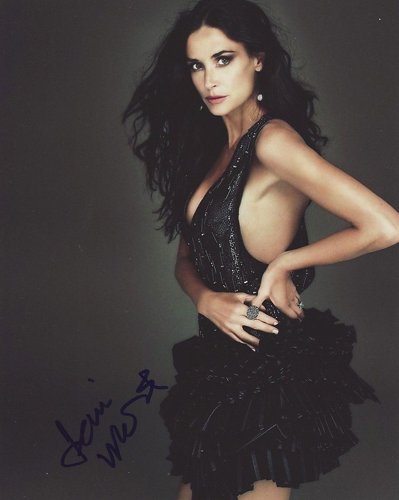 Demi Moore Authentic Signed Autograph The Joneses Aftal Dealer