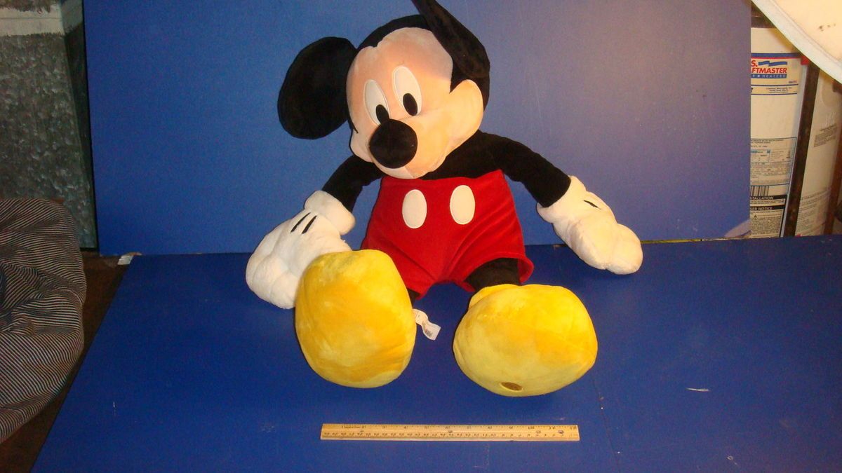 Disney Giant Mickey Mouse NWT w Donald Duck NWT Minnie Mouse Pluto NWT