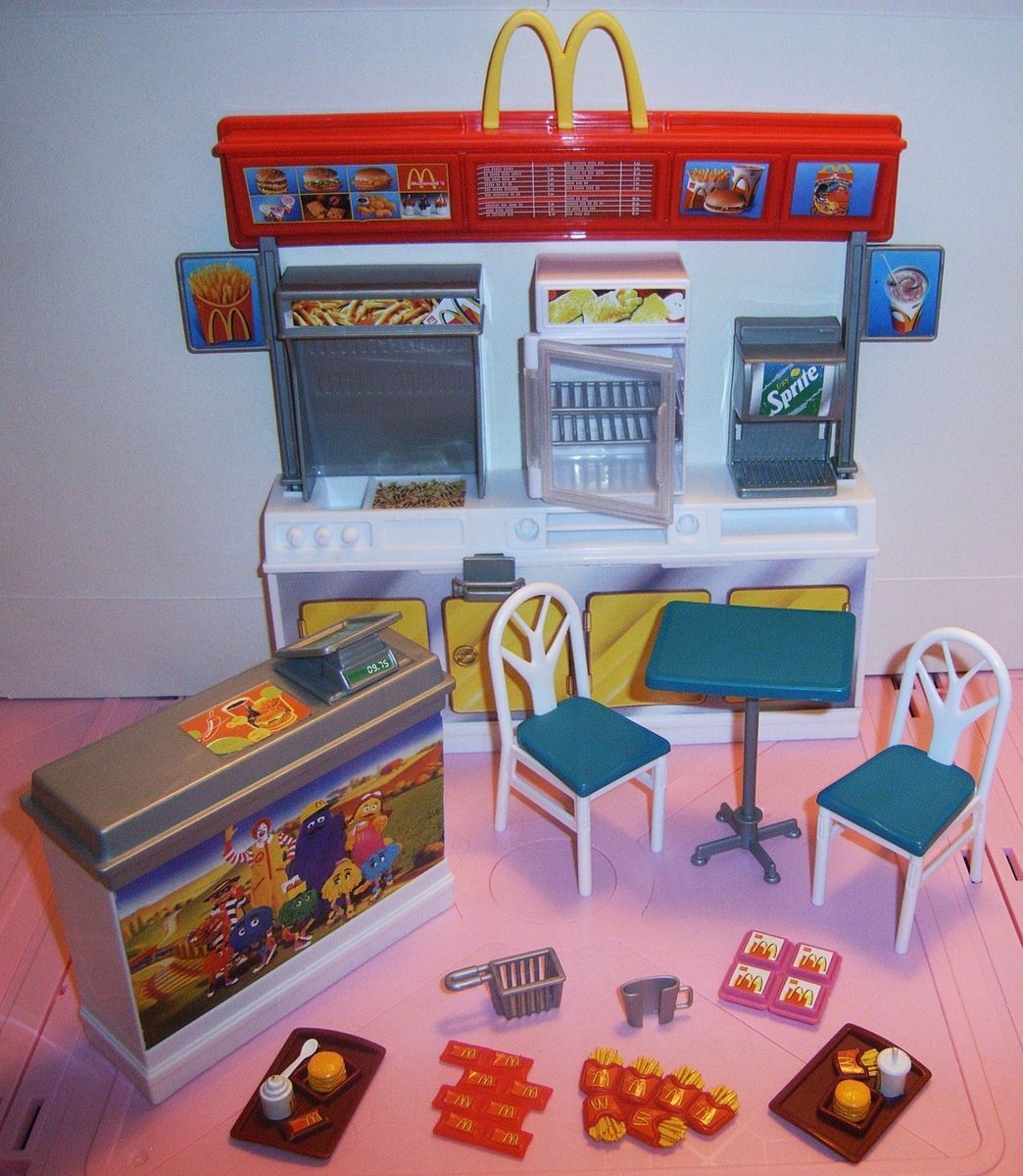 Barbie MC Donalds Restaurant 2001 Playset