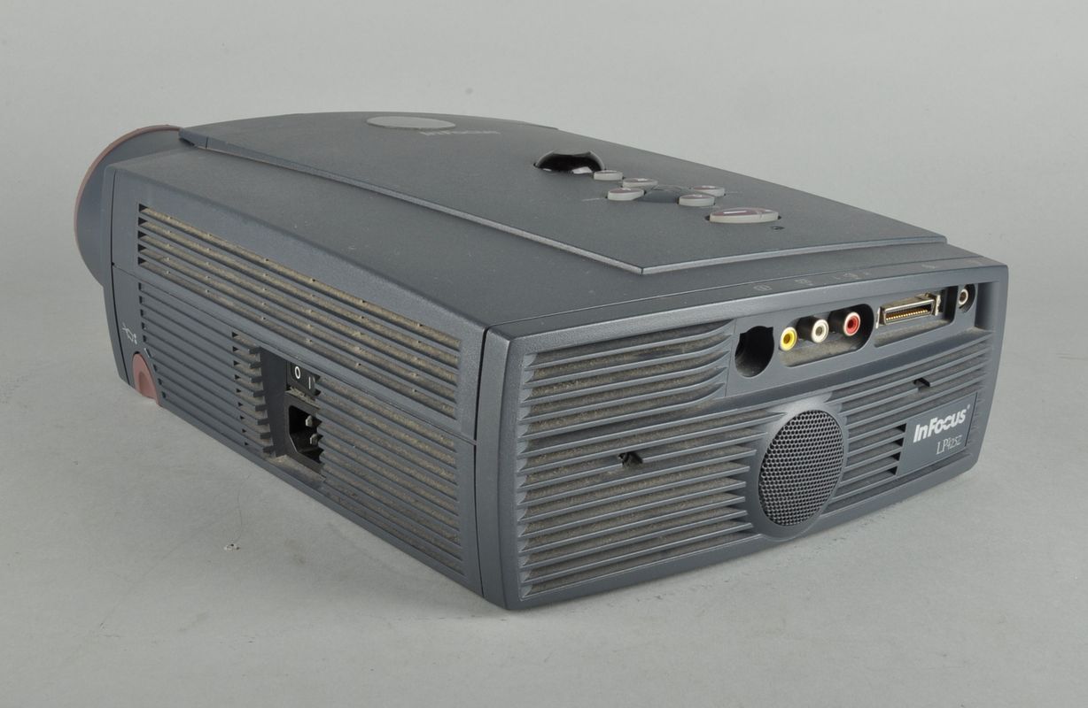 InFocus LP425Z DLP Home Theater Projector