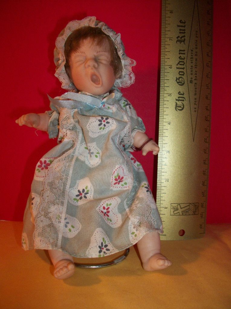 VINTAGE Gi Go Toy DOLL Vinyl BEAN BABY Dress BONNET Outfit GIGO Green