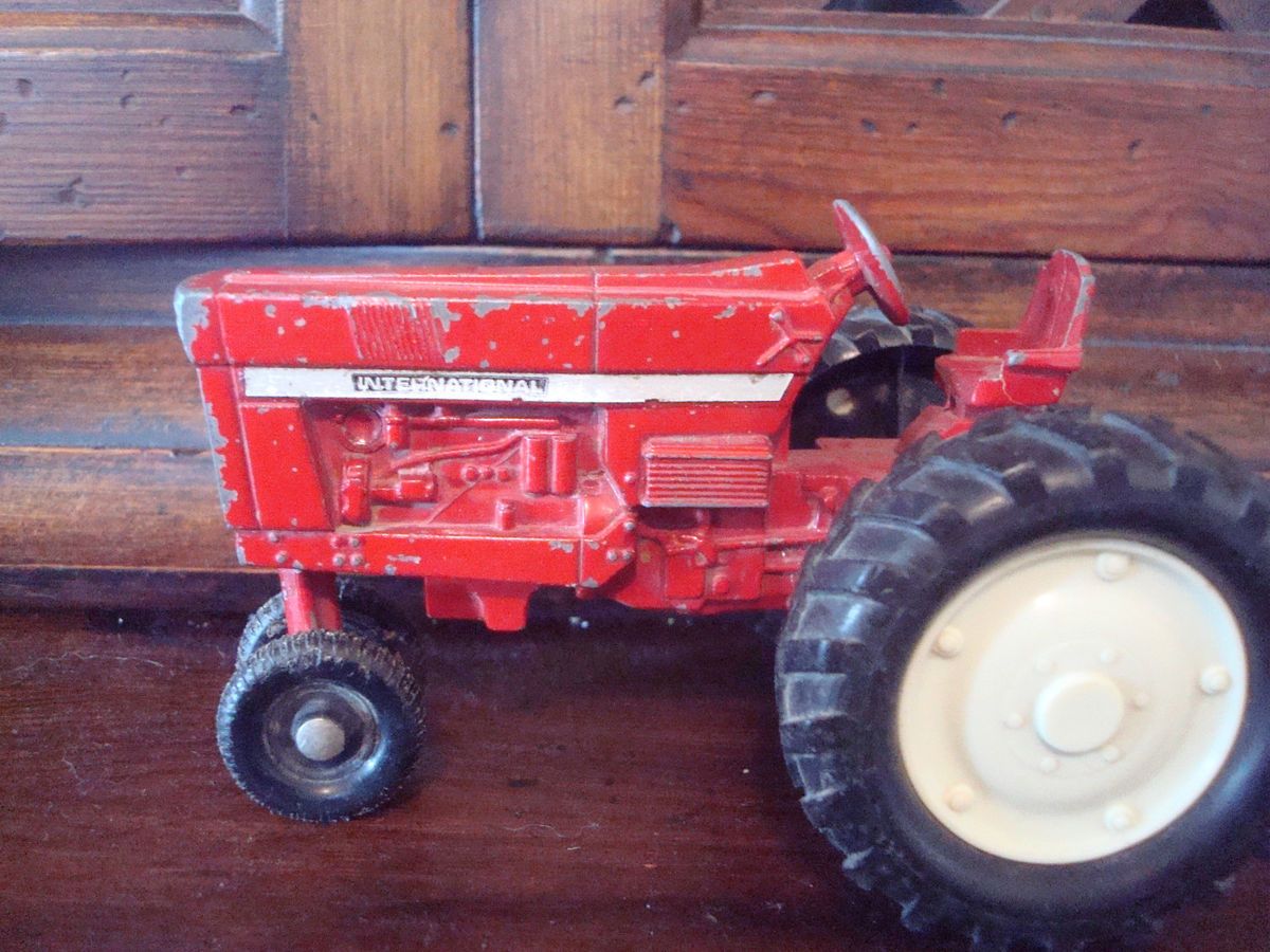 Vintage International Tractor Ertl Co Dyersville Iowa