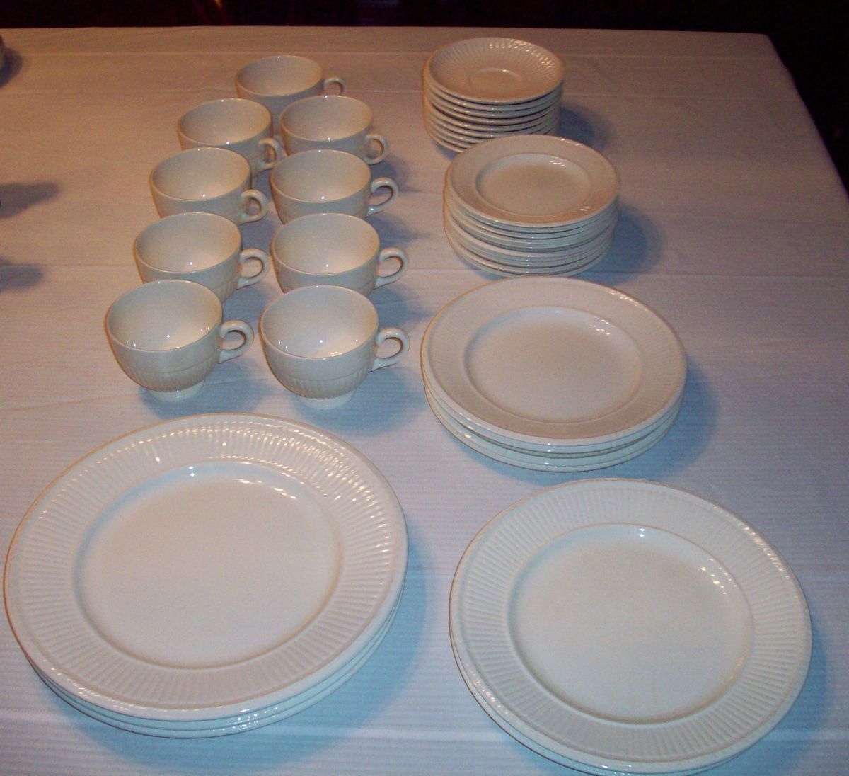 WEDGWOOD ENGLAND 37 Pieces EDME