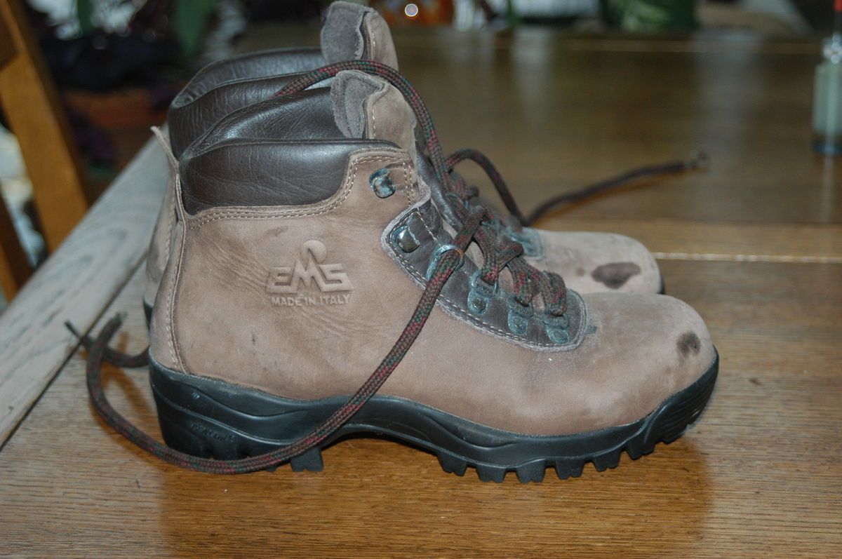 EMS Eastern Mountain Sports Alico Hiking Boots Made in Italy Womens 7