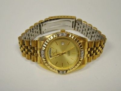 Mens Elgin Goldtone Watch Quartz 8 Diamond Bezel Day Date Runs