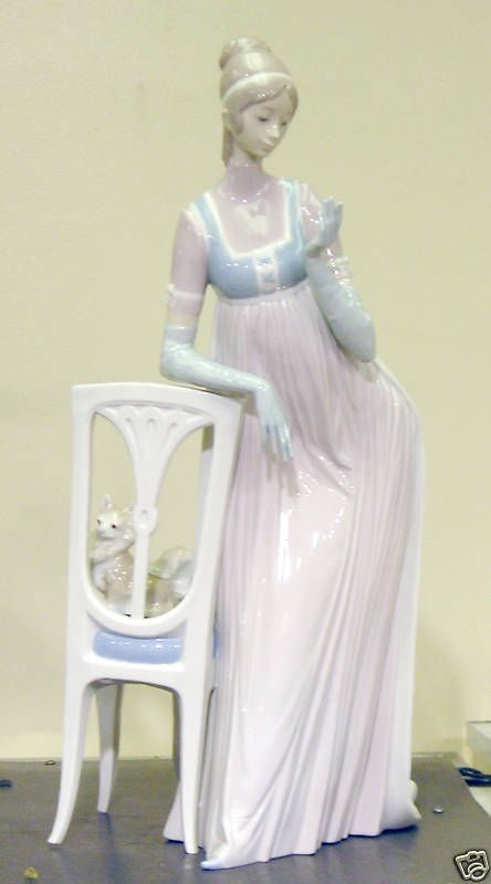  Lladro Lady Empire