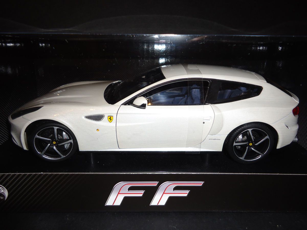 Hotwheels Elite Ferrari 2011 FF White 1 18