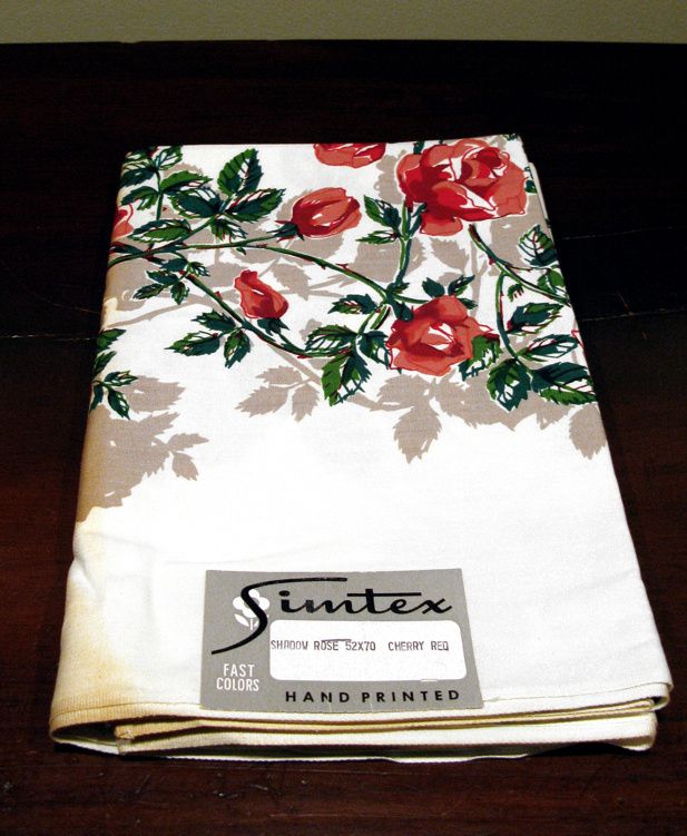 Vintage Gorgeous UNUSED 52x70 Hand Printed Simtex Tablecloth With Red