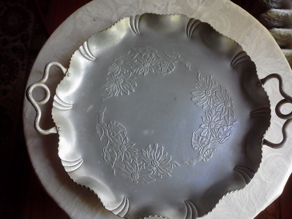 Farber Shlevin Round Aluminum Poinsettia Platter 1756